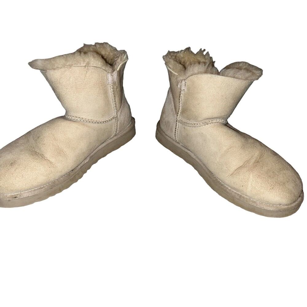 UGG‎ Australia Women's 7 Short Bailey Button Boots 3352 Sand EUR 38 Sheepskin